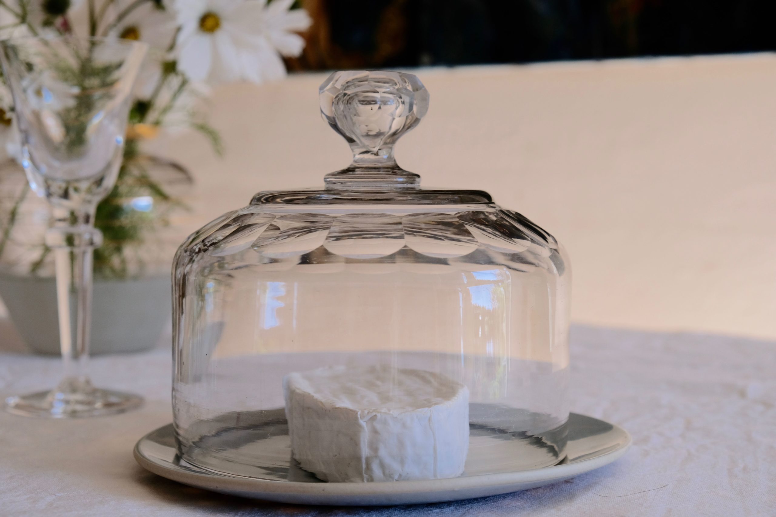 Cloche à fromage en cristal taillé - Regard au Pluriel